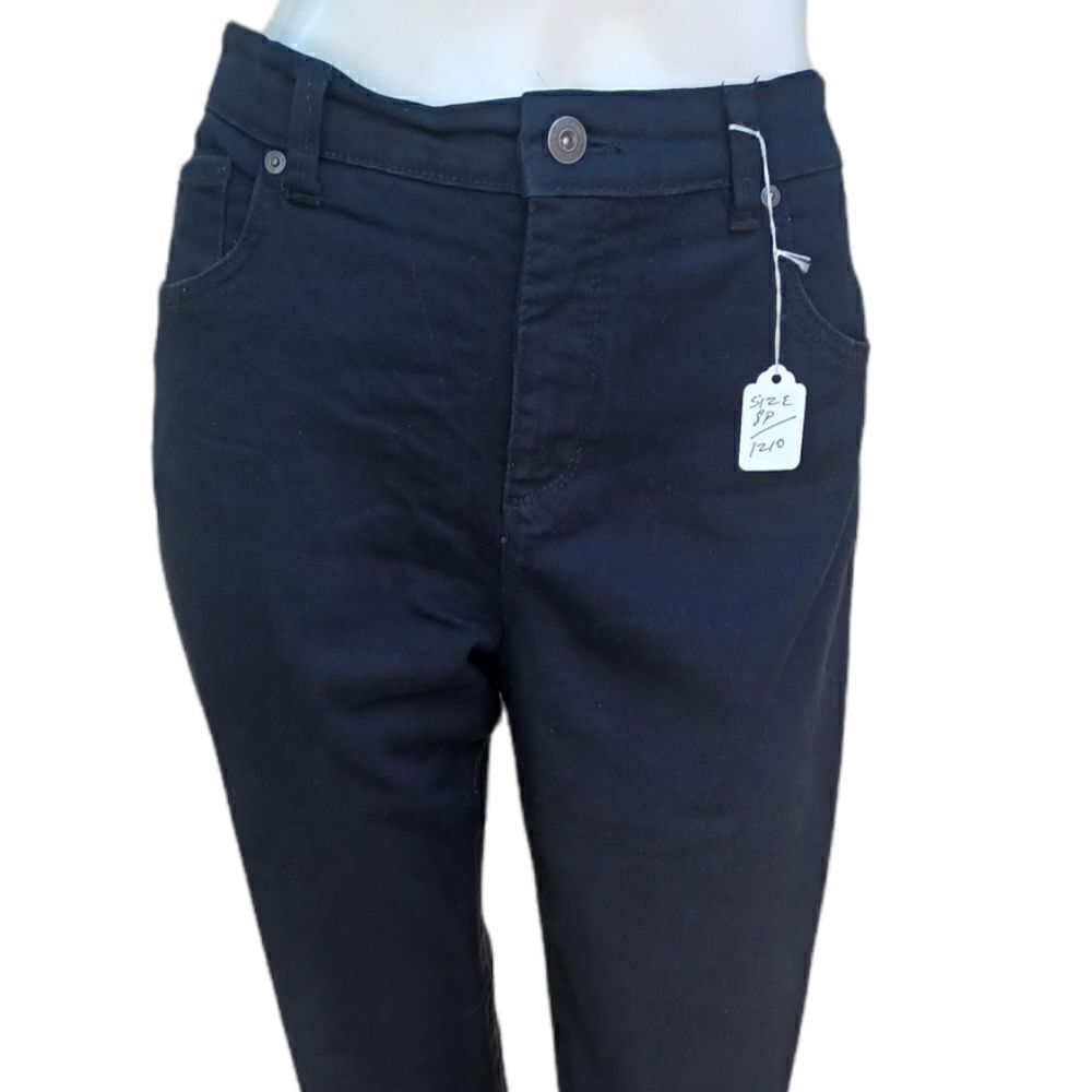 121015..Gloria Vanderbilt Straight Leg Black Jeans